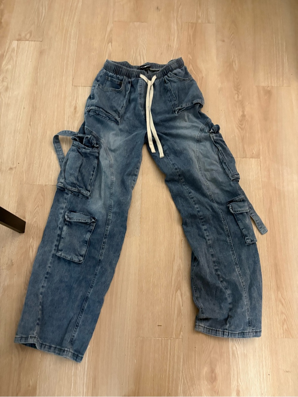 Fashion Nova Washed Light Blue Wide-Leg Cargo Jeans - Picture 6 of 6